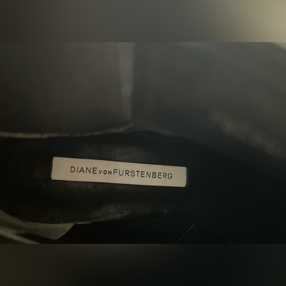 Diane Von Furstenberg black leather ankle boots booties size 6.5 - Picture 2 of 2